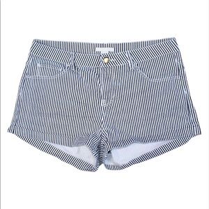 Women's H&M Navy Blue / White Vertical Striped 5 Pocket Shorts Size 8 (US)